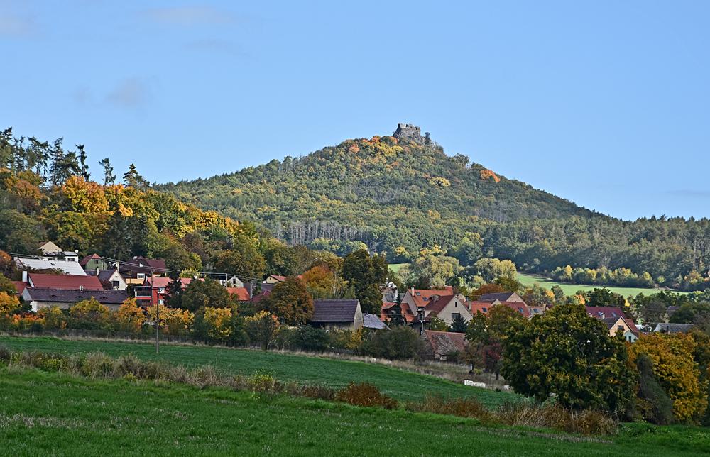 Obec Demice a hrad Oltk v eskm stedoho.