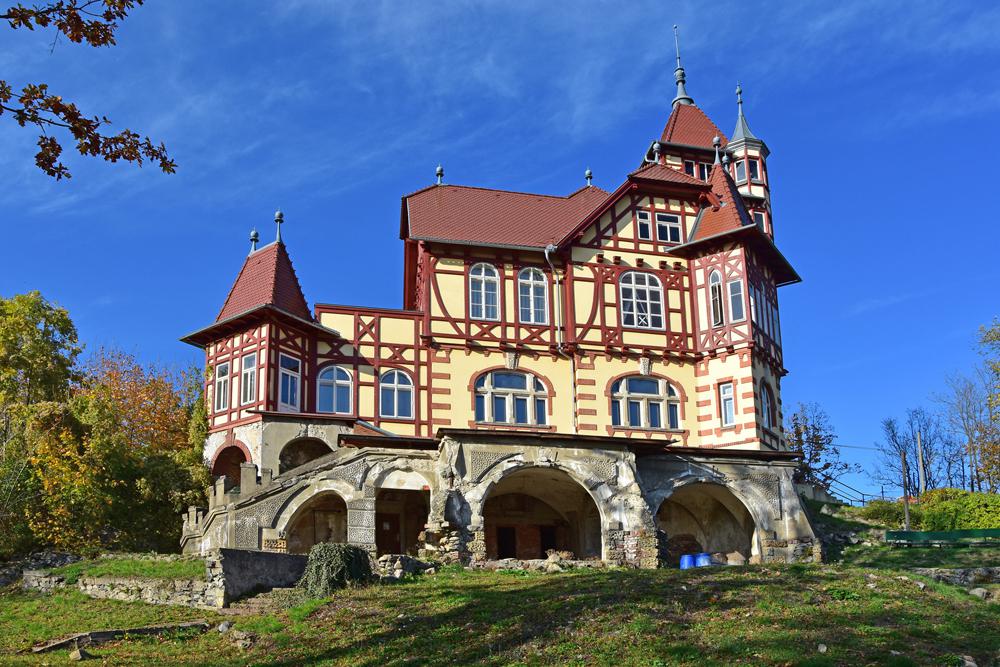 Varnsdorfsk� Hr�dek - v�letn� restaurace s vyhl�dkovou v��.