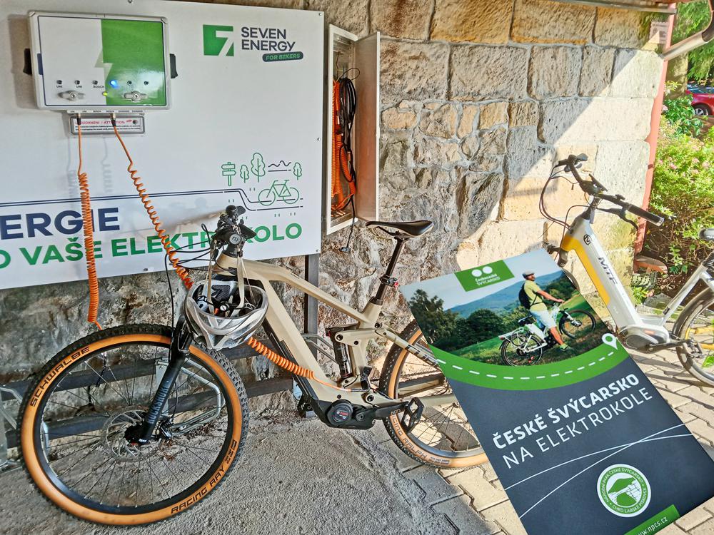 Hotel U Zelen�ho stromu - dob�jec� stanice pro elektrokola