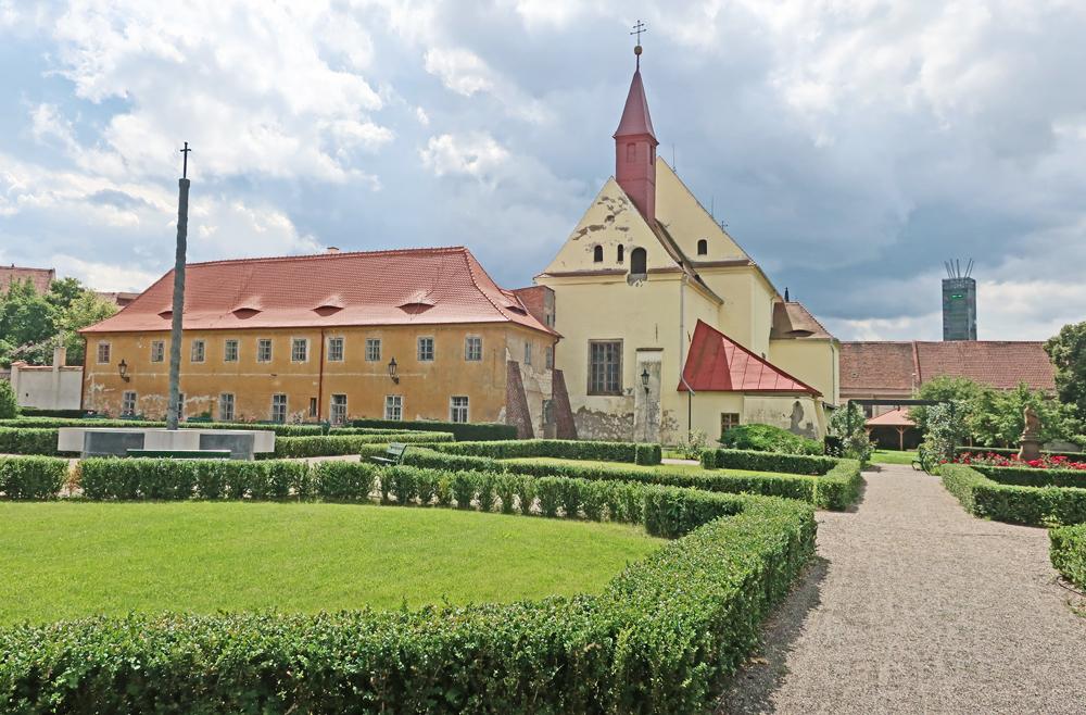 Kapuc�nsk� zahrada v �atci.