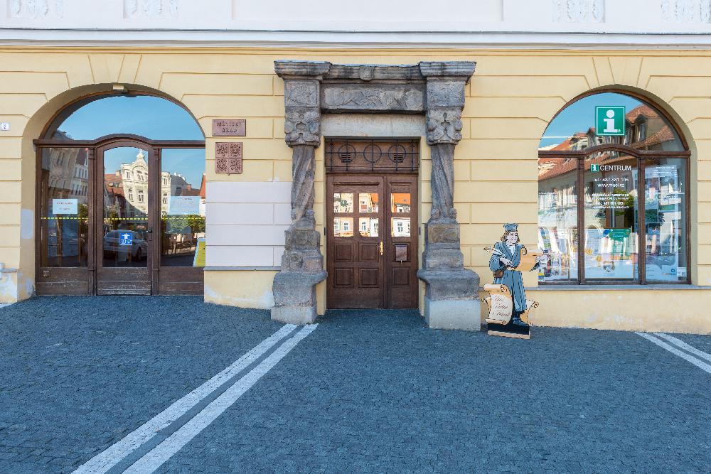 Region�ln� turistick� informa�n� centrum �esk� L�pa najdete na n�m�st� T. G. Masaryka vedle radnice.