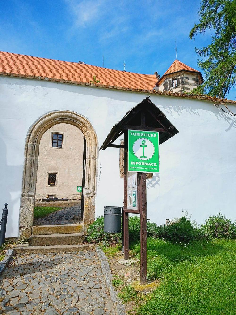 Infocentrum Z�mek Bene�ov nad Plou�nic�