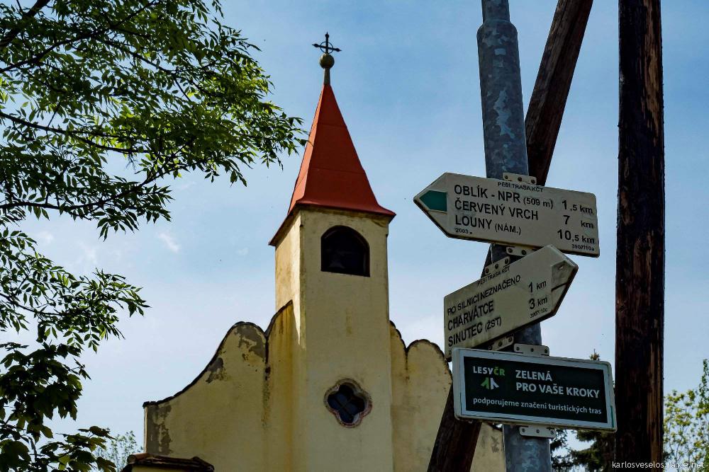 Turistick� rozcest� v Mnichov� na Lounsku.
