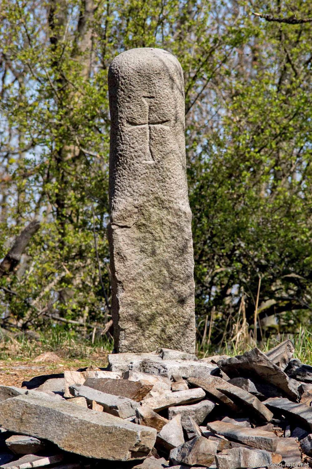 Vrcholov� obelisk - Lev�nsk� Sedlo