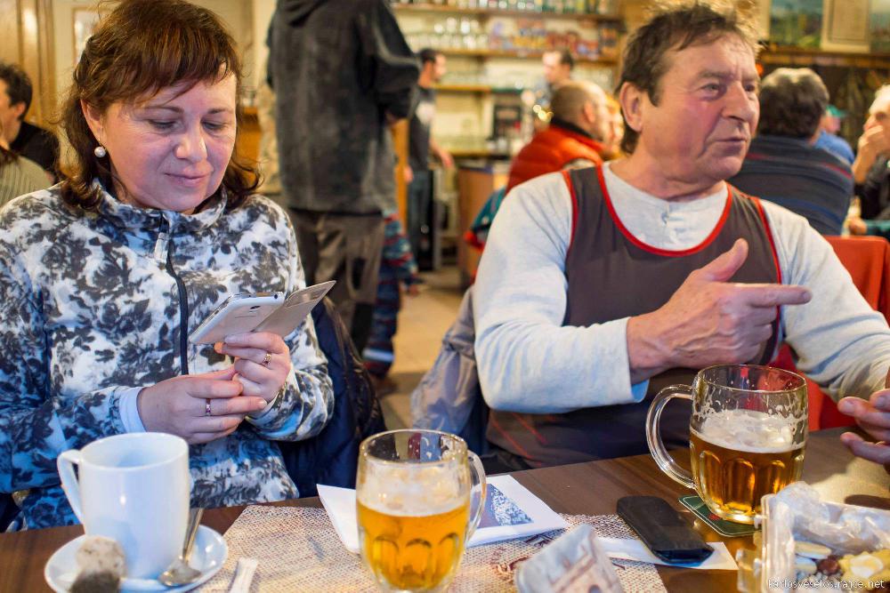 Z�v�re�n� posezen� v kytlick� hosp�dce.