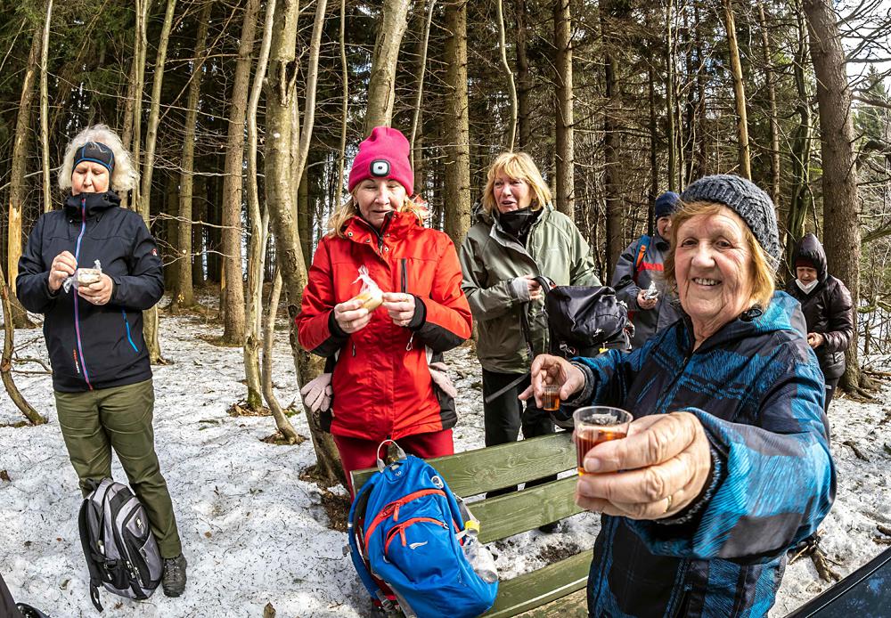 Turist� desinfikuj�. K�T D���n