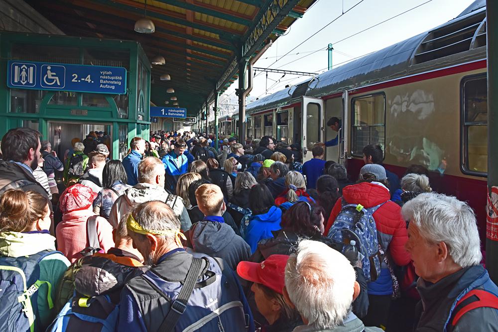 Podkru�nohorsk� motor��ek - turistick� lok�lka T11.