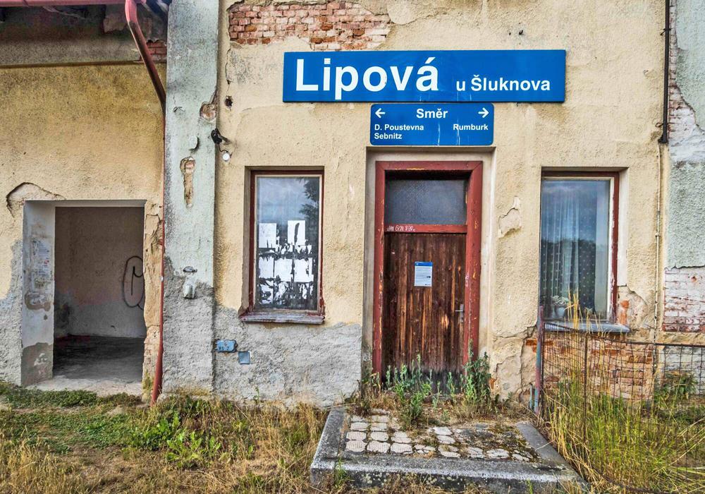 �elezni�n� zast�vka v Lipov�
