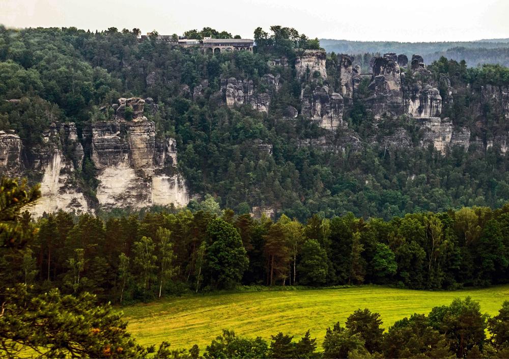 Skaln� most Bastei nad ka�onem �eky Labe - Sask� �v�carsko