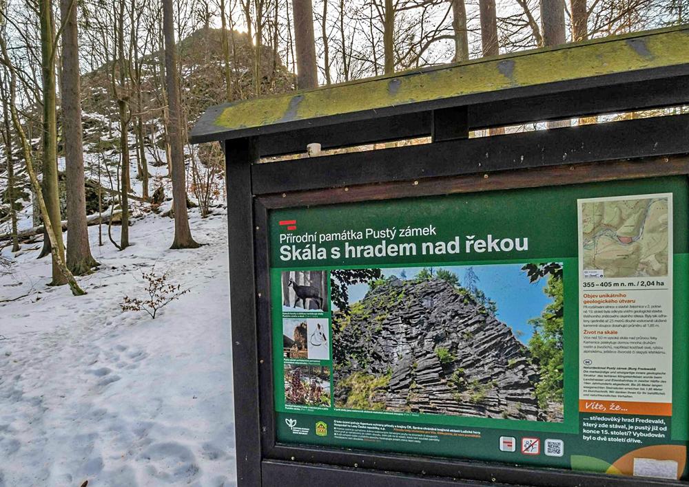 Pod z��ceninou hradu Fredevald - Lu�ick� hory.