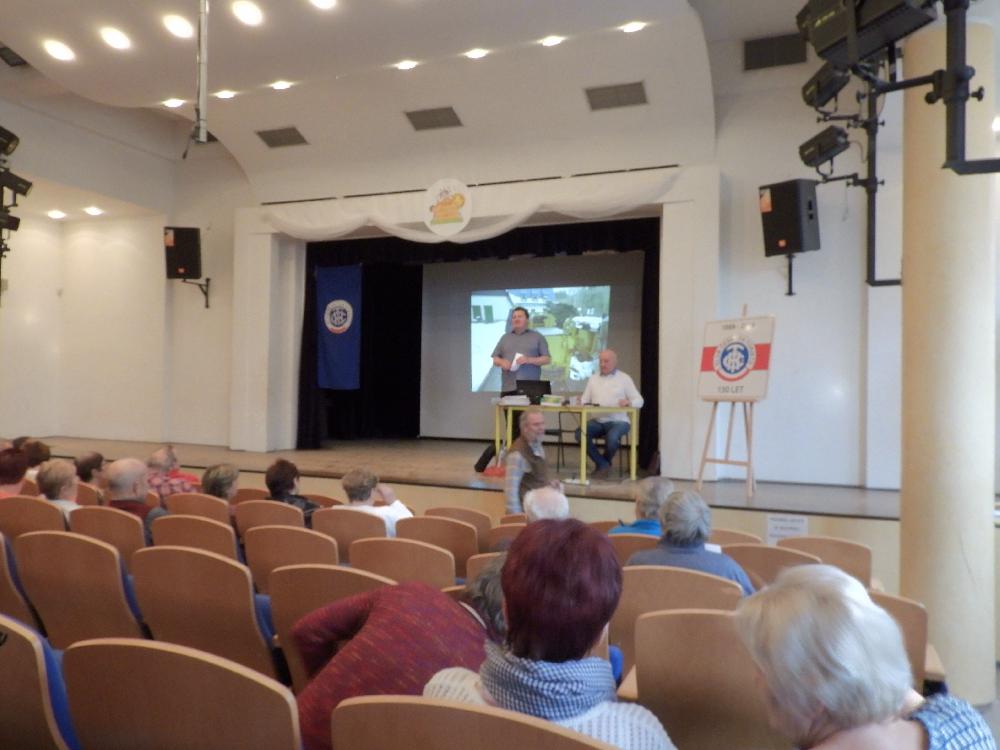 P�edseda oblasti K�T �steck�ho kraje Dr. Jan Eichler a moder�tor konference Ing. Bohuslav Klikar.