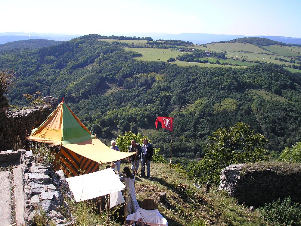 ��astn�ci akce pro milovn�ky historie hradu Blansko.
