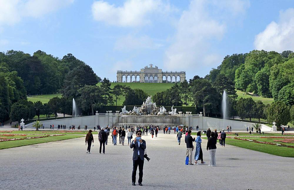 Park z�mku Sch�nbrunn ve V�dni.