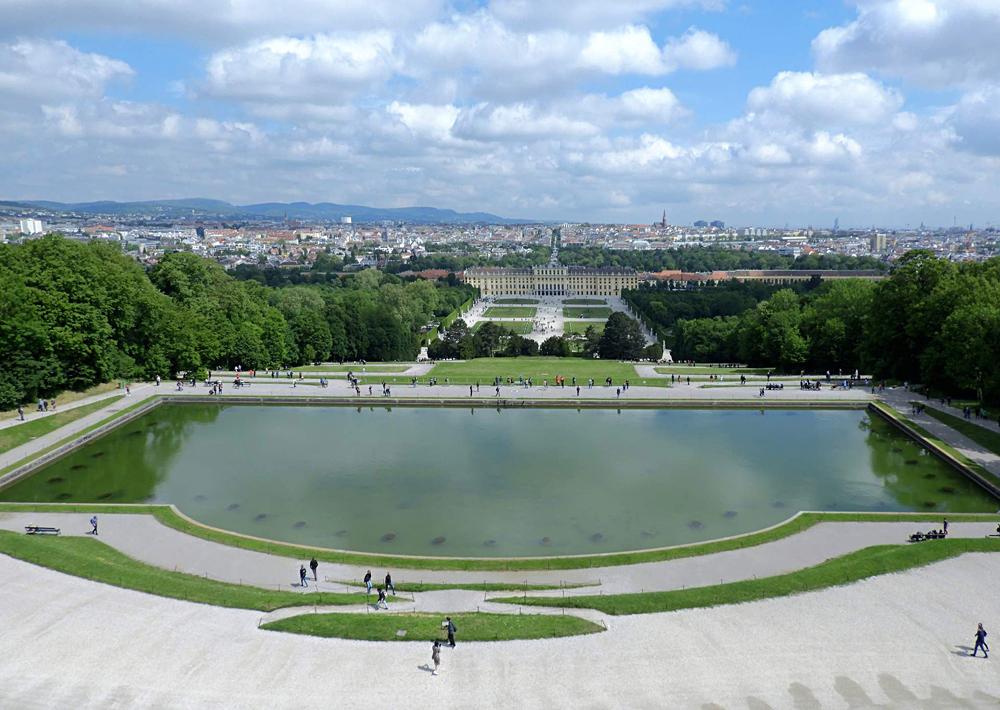 Park z�mku Sch�nbrunn ve V�dni.