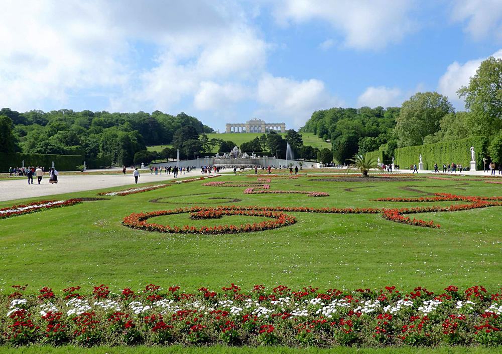 Park z�mku Sch�nbrunn ve V�dni.