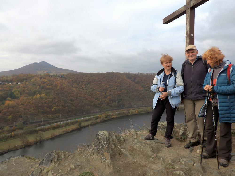 Vyhl�dka na Kalv�rii s turisty K�T Loko �st� n. L.