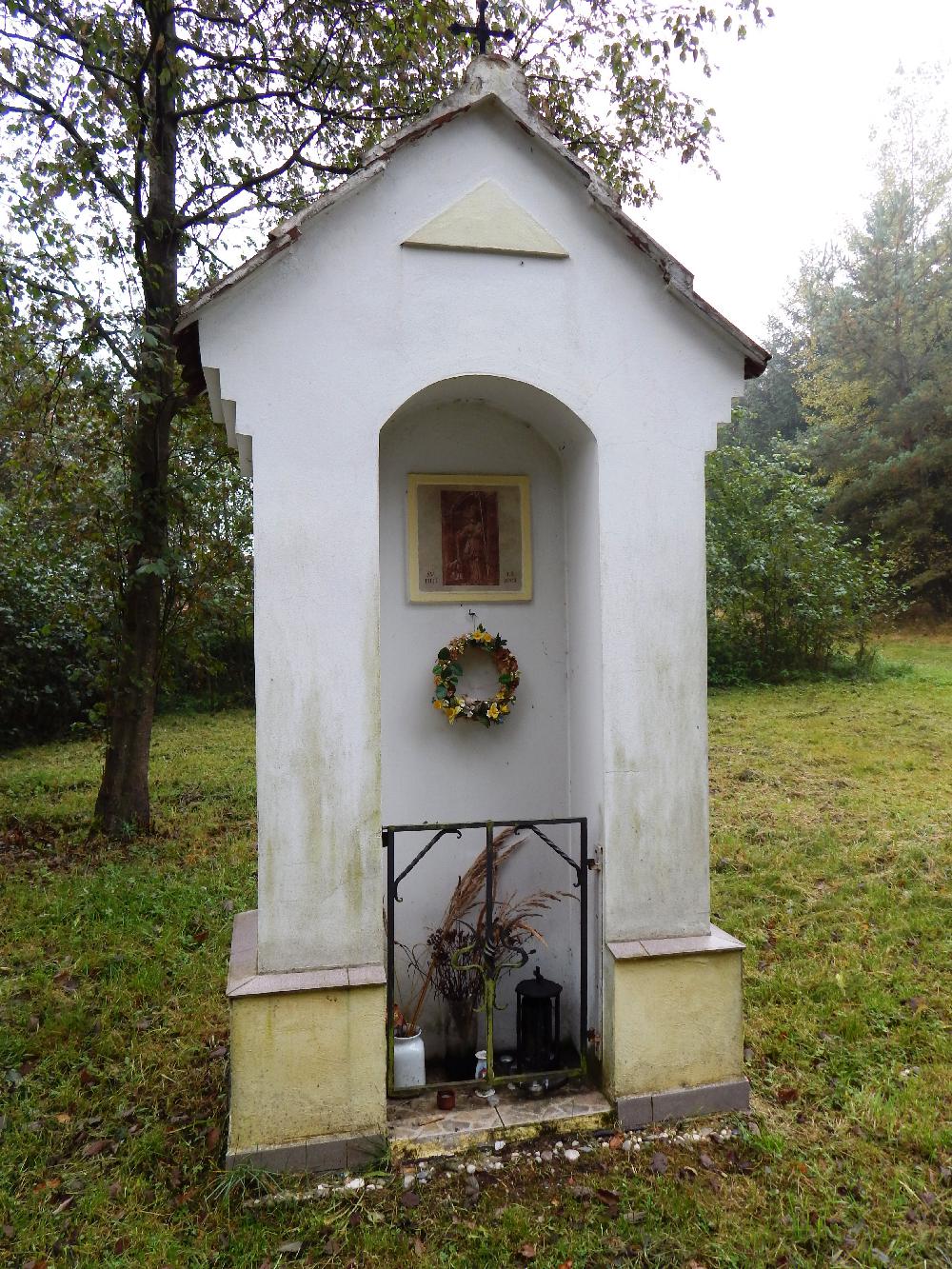 Kapli�ka zasv�cen� sv. Jilj� na rozcest� �lut� a zelen� TZT.