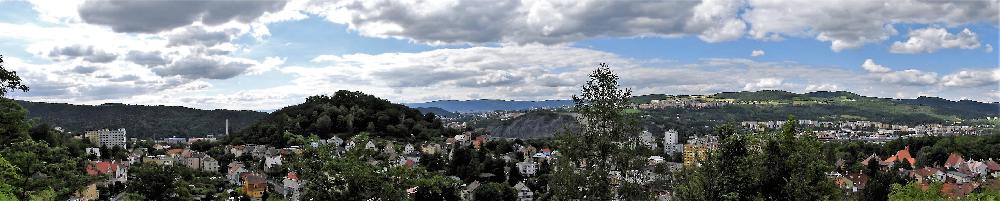 Panorama z vyhl�dky Vlastimila Cajthamla.