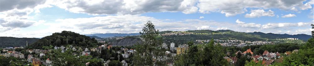 Panorama z vyhl�dky Vlastimila Cajthamla.