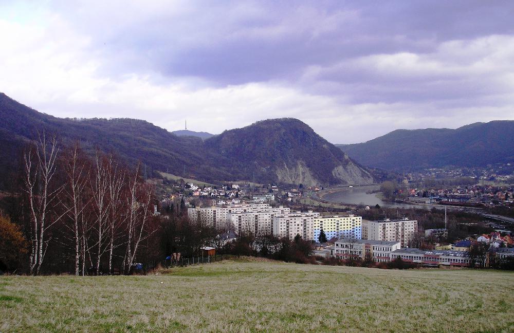 Pohled od s�dli�t� Skalka do labsk�ho �dol�.