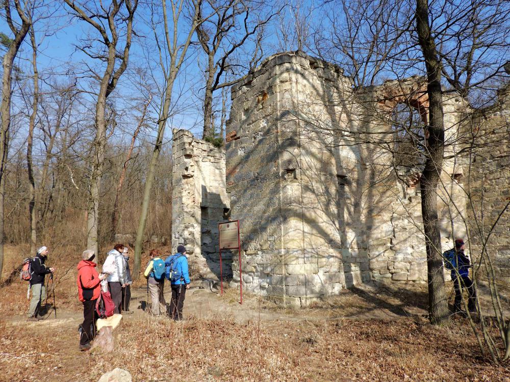 Kaple sv. Jana Nepomuck�ho - M�en� l�zn� - Doln� Pooh��