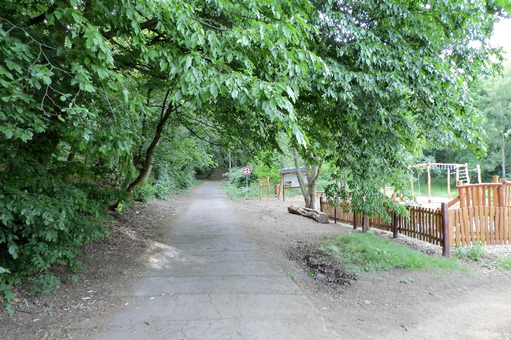 V�choz� m�sto k vych�zkov�ch okruh�m na St��ovick�m vrchu.