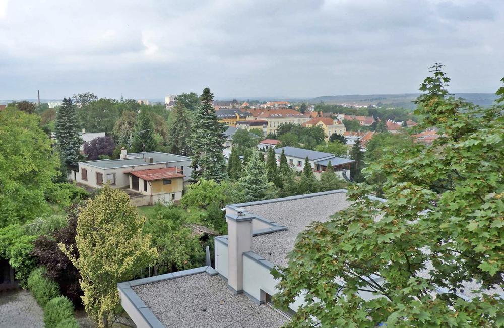 V�hled z Kratochv�lovy rozhledny na Roudnici.