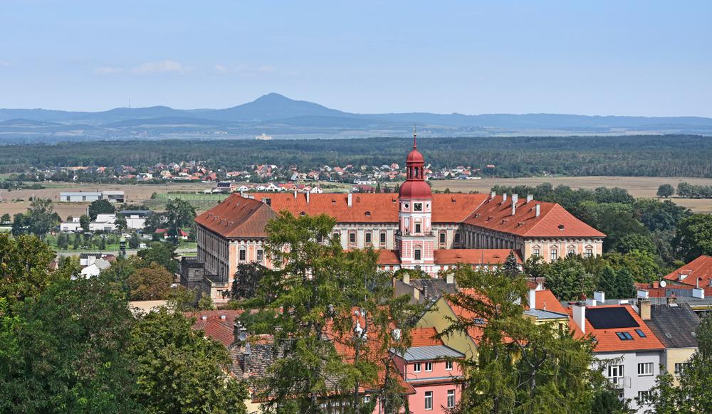 TURISTICK MAGAZ N KRATOCHV LOVA ROZHLEDNA turistick-magaz-n-kratochv-lova-rozhledna