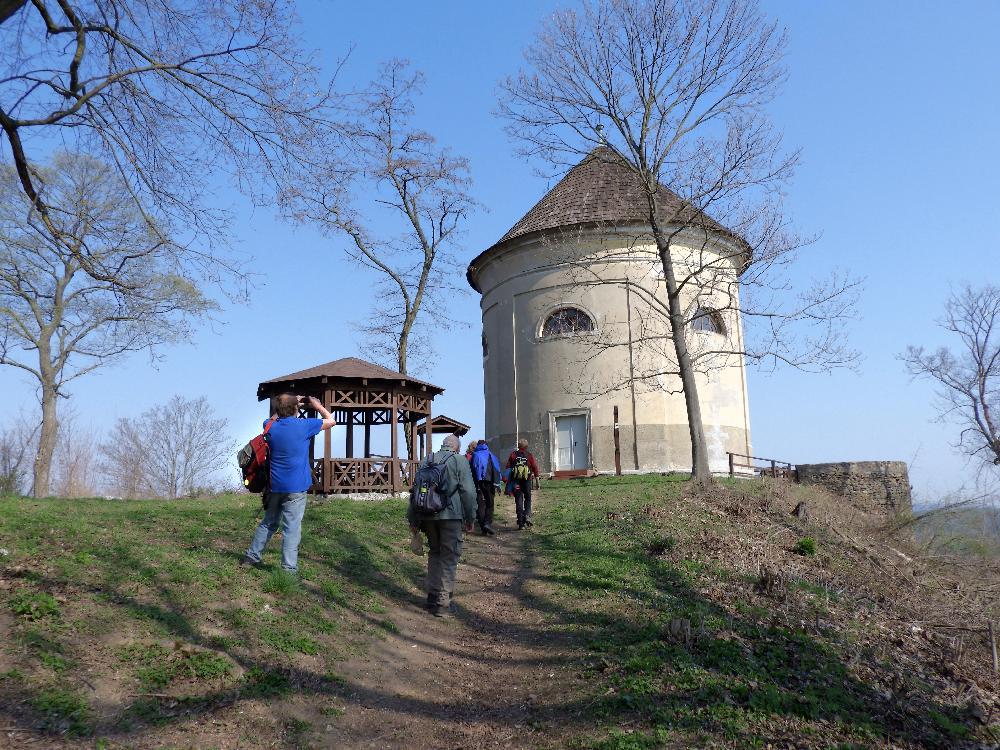 Kaple v�ech svat�ch u Petrohradu.