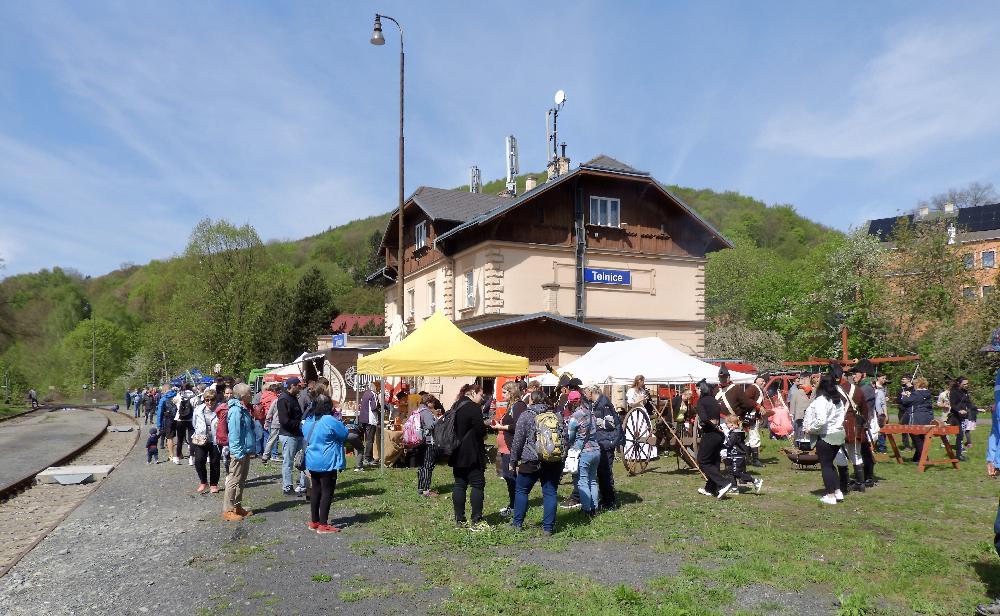 Program akce na n�dra�� Telnice.