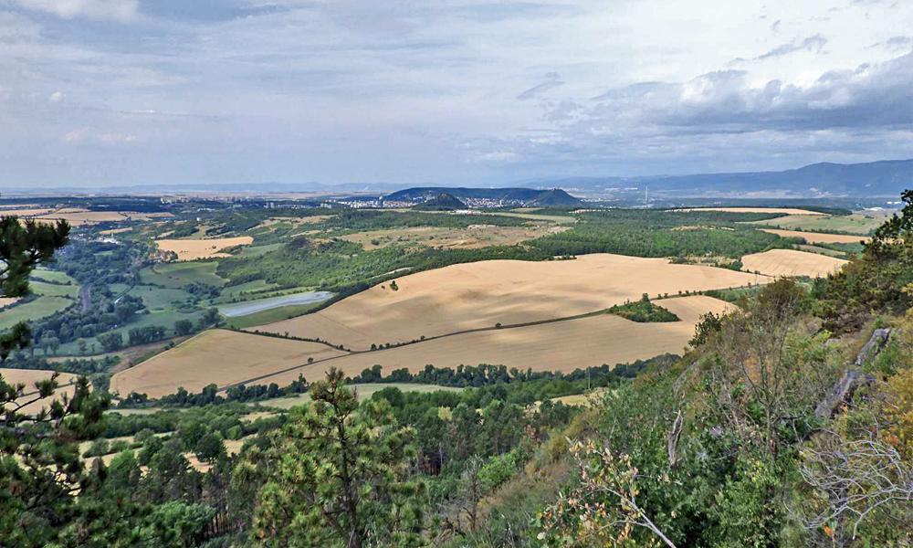 Krajina kolem m�sta Mostu.