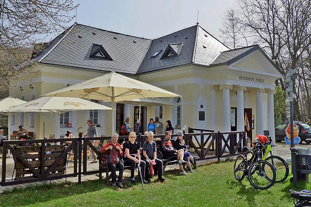 V�letn� restaurant Pe�eje v Kl�terci nad Oh��.