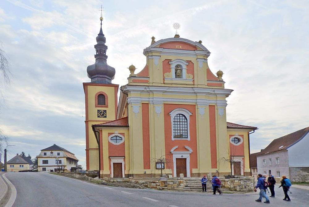 Kostel svat� Anny ve Verne�ic�ch.