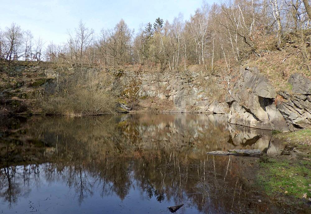 Trachytov� lom na Verne�icku - �esk� st�edoho��