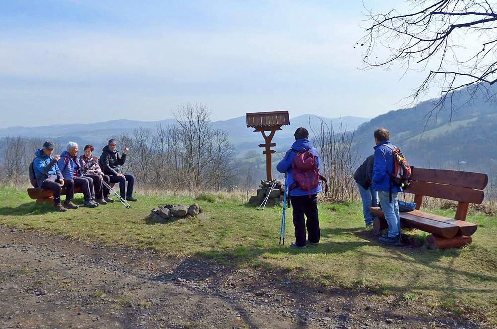 Turist� u Valke�ic na D���nsku.