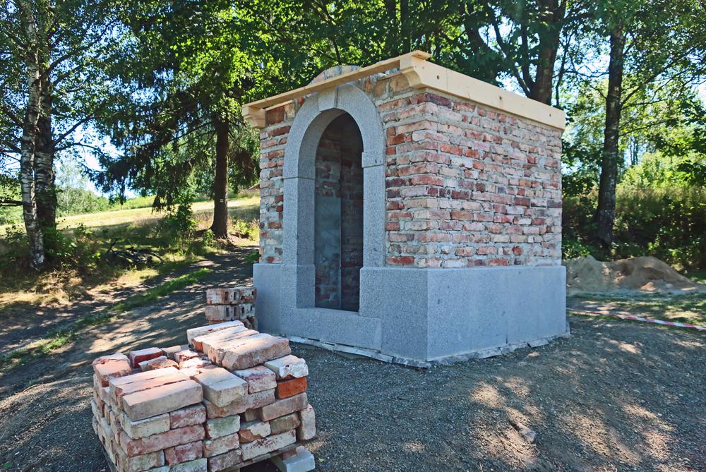 Kaple sv. Anton�na padu�nsk�ho na Vl�� Ho�e.