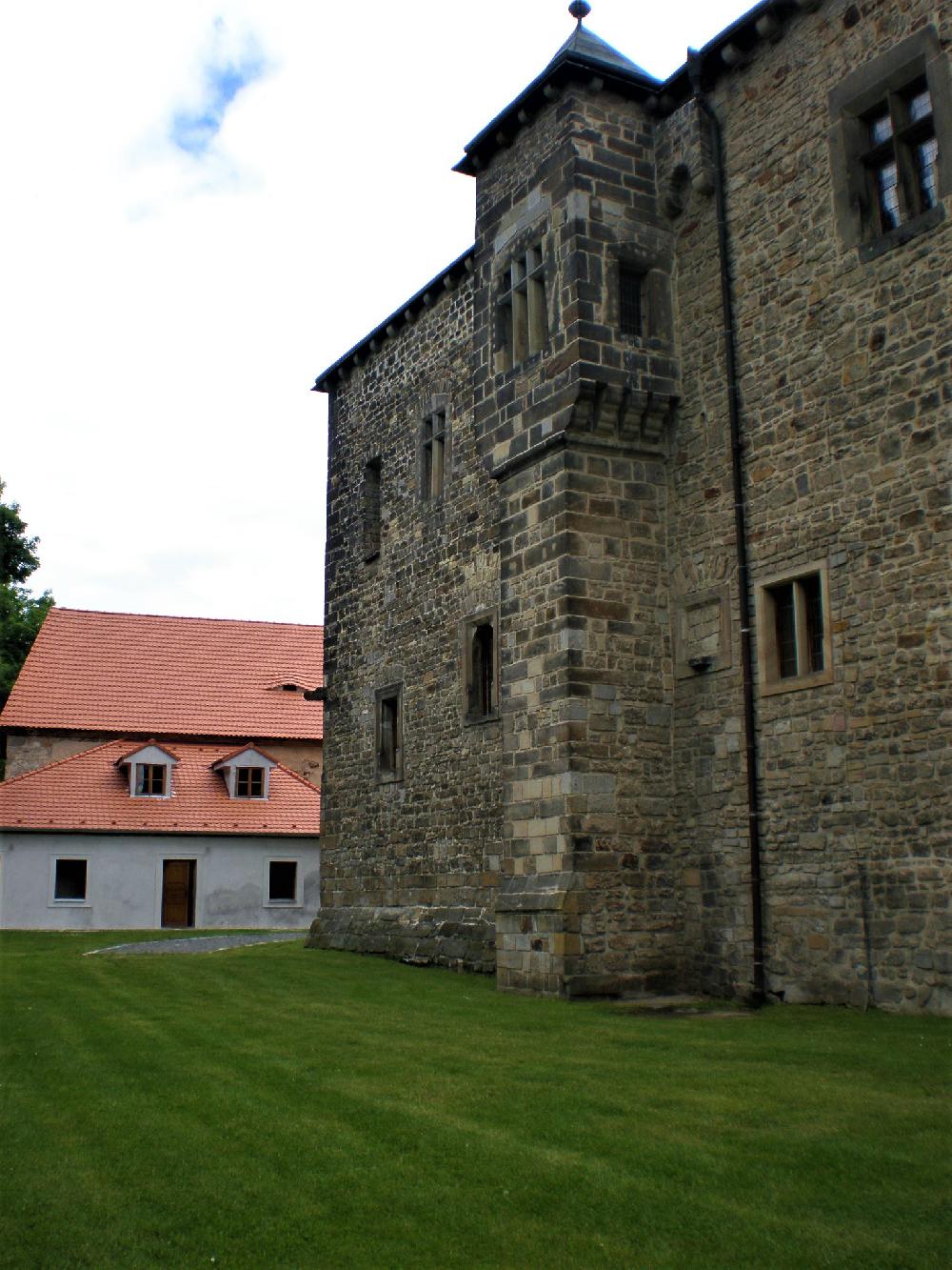 Vodn� hrad Budyn� nad Oh��.