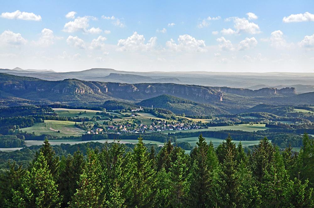 V�hled z rozhledny Tane�nice.