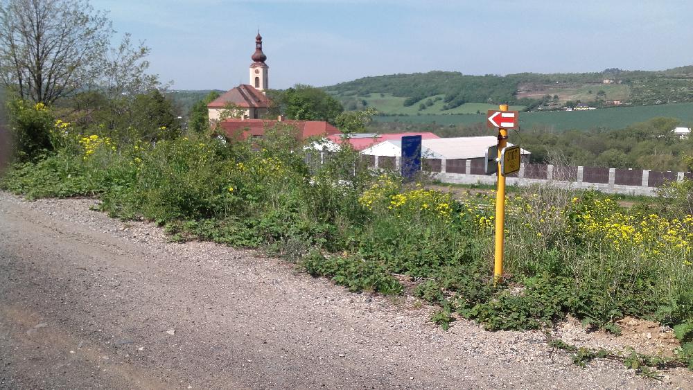 �esk� Zlatn�ky s kostelem sv. Ji�� a vzorn� znan�en� K�T.