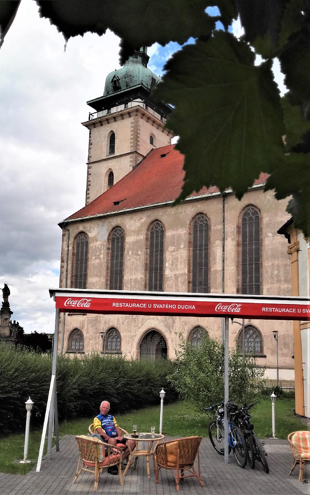 Restaurace U sv. Ducha po celodenn� kontrole zna�en� u p�esunut�ho kostela v Most�. 