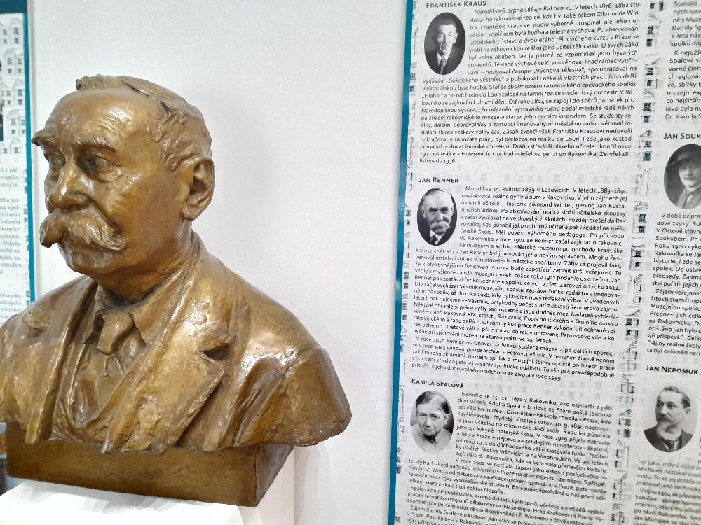 Muzeum Rakovn�k si sv�ho Jana Rennera v��.