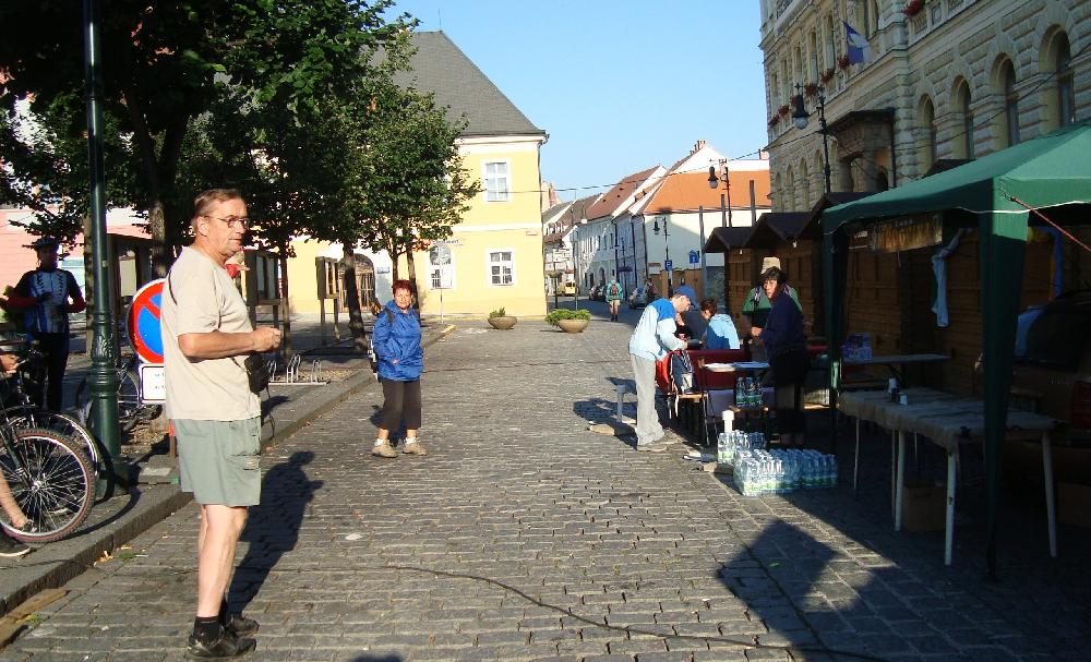 Dne 17.8.2013 Letn� lounsk� v�ben�. Vpravo u st�nku Olga Chaloupkov�.