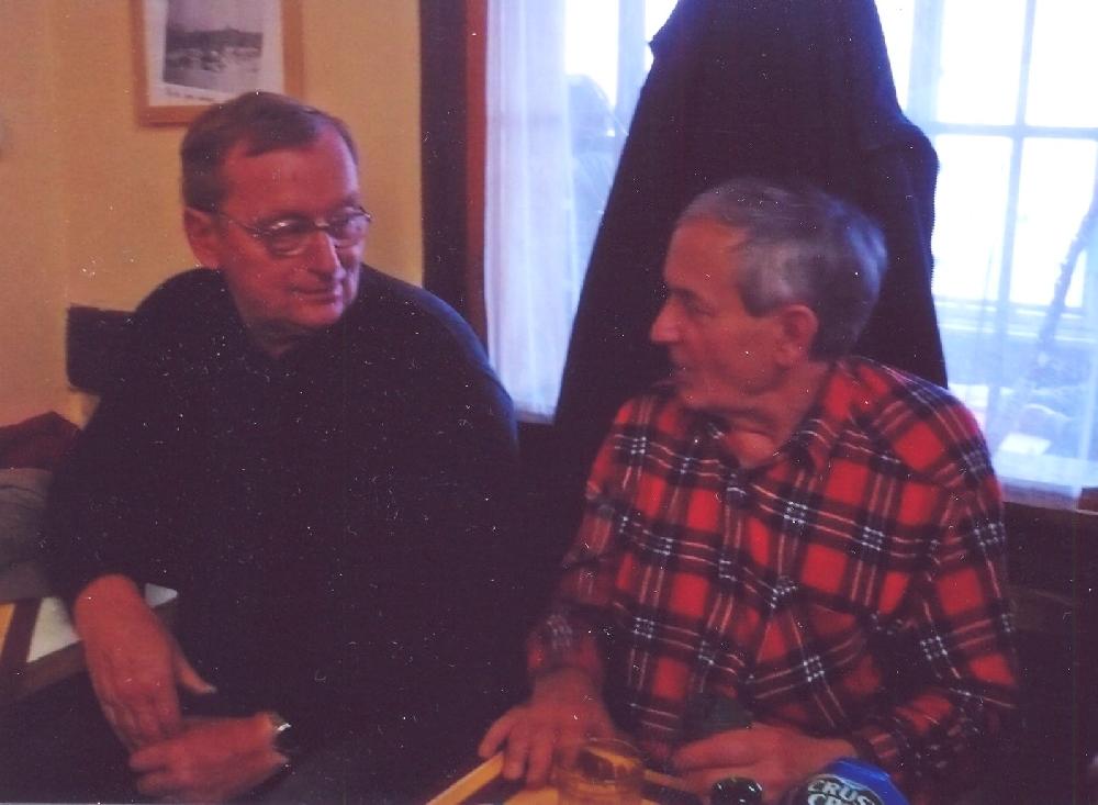 Dne 5.listopadu 2011 p�i oslav� 100let Ejemovy chaty. Na st�n�ch vis� historick� sn�mky od Karla Gos