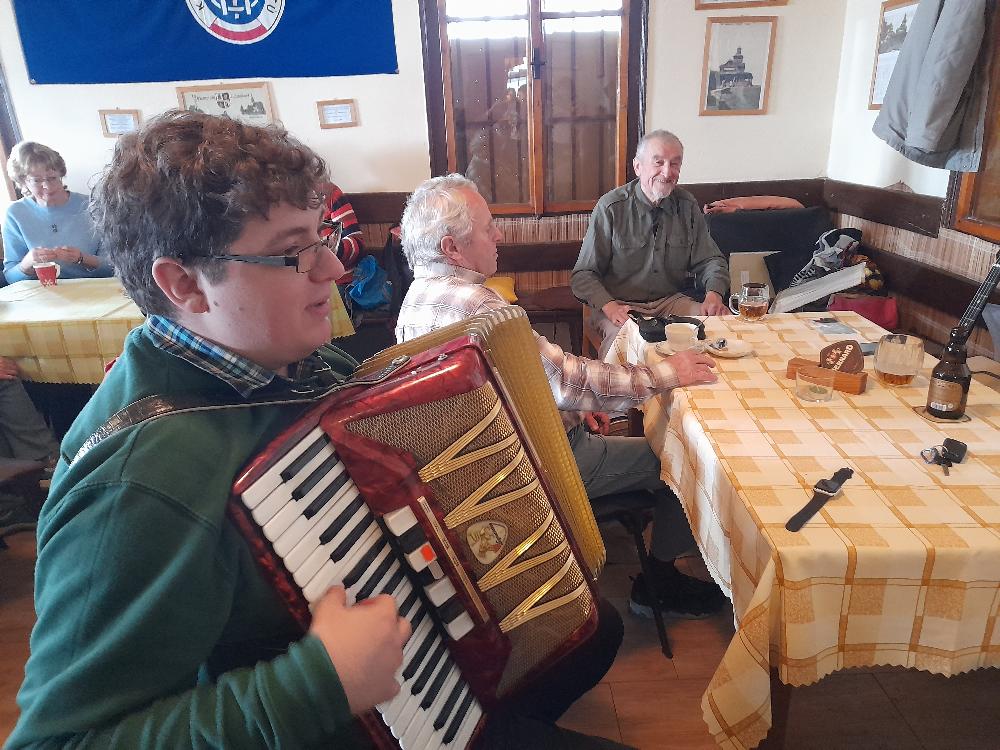 23.3.2024. Otv�r�n� �erve��ku. Kde je muzika neztrat� se  turistika.