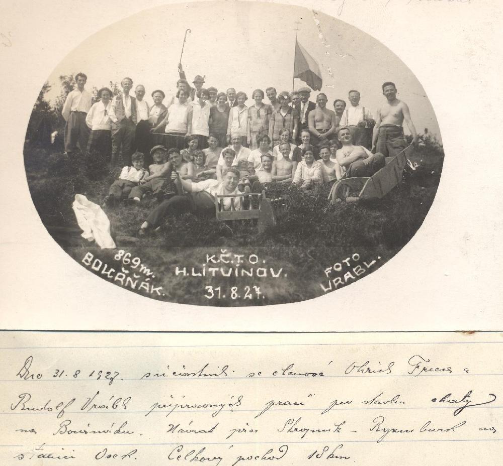 P��pravn� pr�ce na staveni�ti chaty na Bou���ku 31.8.1927