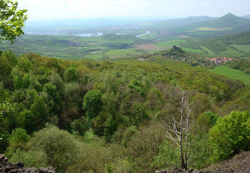 Z��cenina hradu Kam�k - pohled z vrchu Ple�ivec