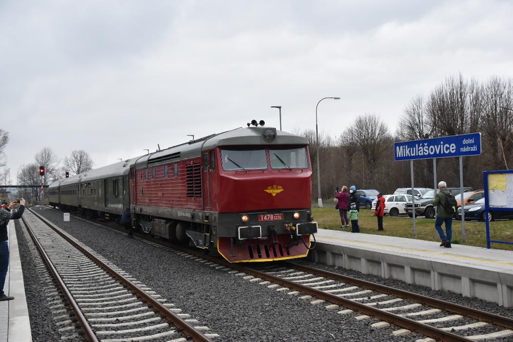 Rychl�k z Mlad� Boleslavi ve stanici Doln� Mikul�ovice