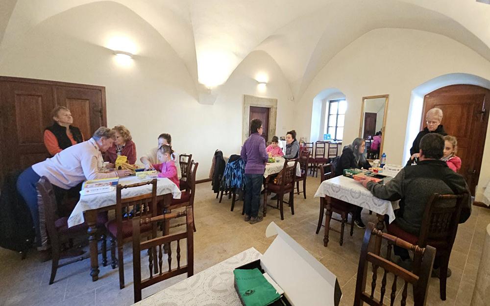 Stoln� deskov� hry na bene�ovsk�m z�mku.