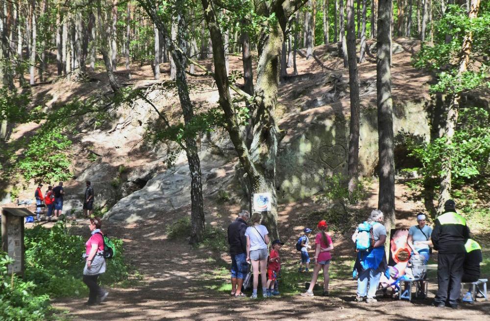 Hibschova p�skovcov� jeskyn� na �itenick� stezce.
