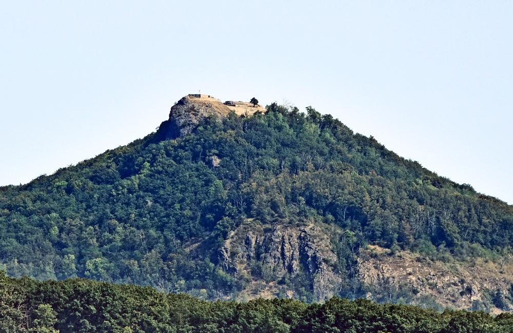 Hrad Kalich v �esk�m st�edoho��.